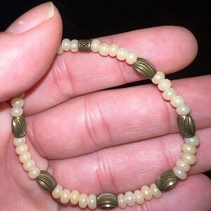 Handmade Boutique Classic Pearlescent Antique Beaded Stretch Bracelet
